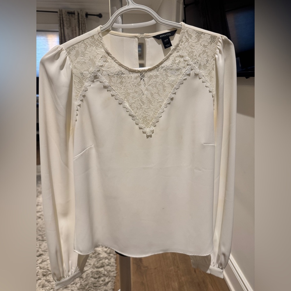 RW&CO. Cream Lace Accent Blouse